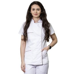 Работни униформи/ПРОФЕСИОНАЛНИ УНИФОРМИ/Дамски блузи и палта - Tunica medicala dama, ELA Premium, maneca scurta, inchidere capse, 3 buzunare, alba, bordura grena, 3XL
